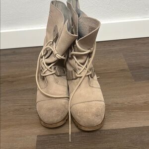 Sorel Tan Lace-Up Boots with Suede Finish